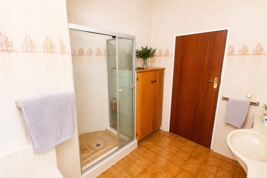 4 Bedroom Property for Sale in Heuwelsig Free State
